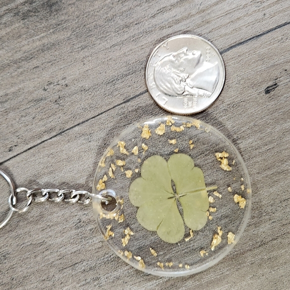 Genuine 4 Leaf Clover Keychain - Picture 2 of 2